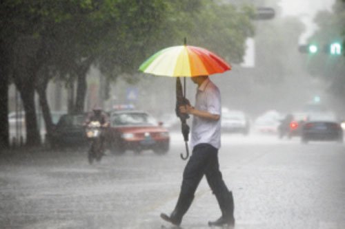 廣東多地普降強(qiáng)酸雨 專家稱不會(huì)導(dǎo)致皮膚癌