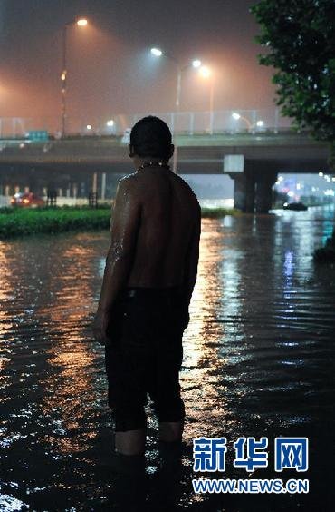 北京暴雨人情冷暖