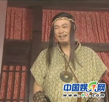 大牌巨星的龍?zhí)讱q月