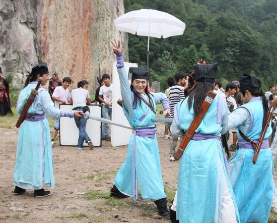 新白發(fā)魔女傳幕后花絮曝光 萌點十足歡樂多