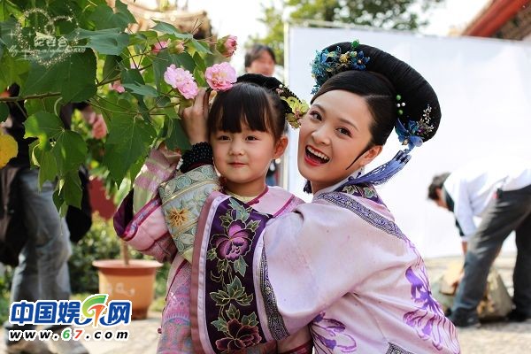 《甄嬛傳》片場(chǎng)有愛(ài)花絮圖