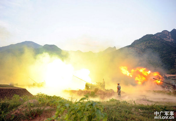 資料圖：成都軍區(qū)某高炮團實施復(fù)雜電磁對抗演練。