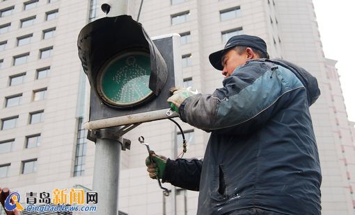 香港路山東路路口調(diào)流