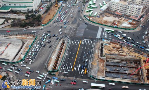 香港路山東路路口調(diào)流