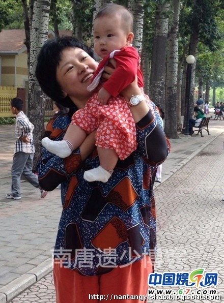 李小萌曬女兒