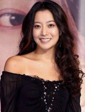 揭嫁豪門女星：李英愛誕龍鳳胎 韓彩英9年戀愛長跑