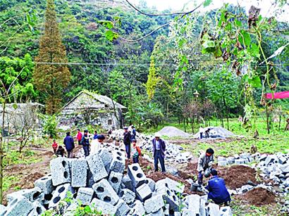 石大90后男生打工湊錢回鄉(xiāng)建小學(xué) 已組織10地志愿者