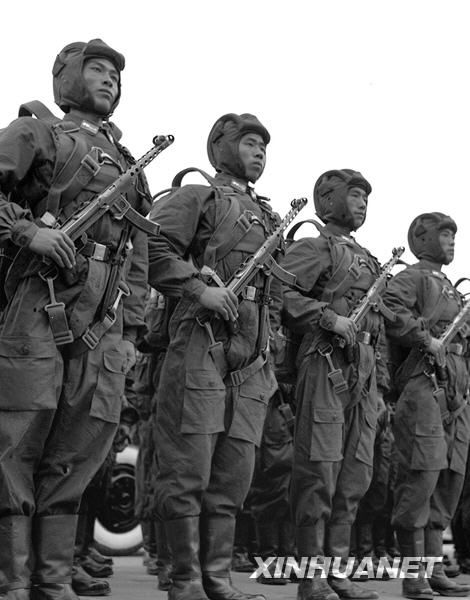 1955年國慶：實(shí)行軍銜制 換裝大閱兵