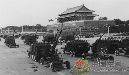 1955年國慶：實行軍銜制 換裝大閱兵