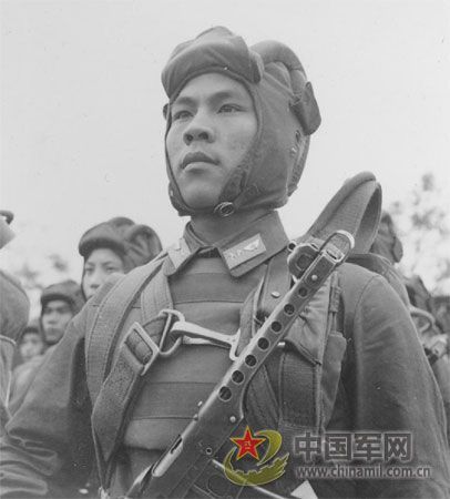 1955年國慶：實行軍銜制 換裝大閱兵