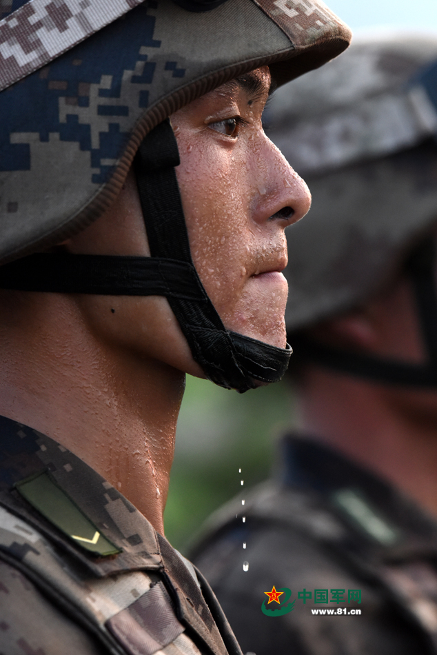 走進閱兵村：看看軍人到底啥樣子