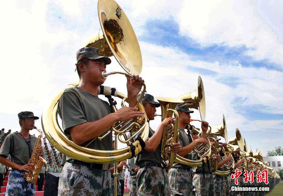 探訪閱兵基地 三軍儀仗隊(duì)首次有女兵參加大閱兵