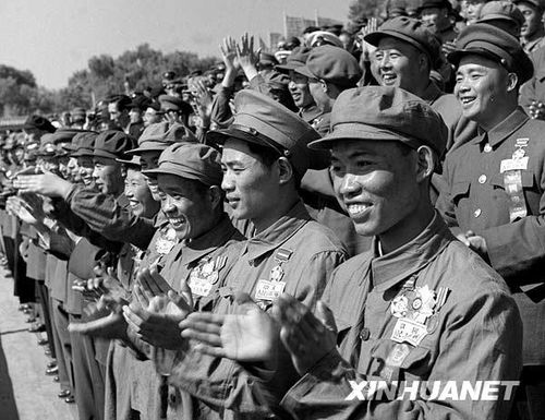 1953年國慶閱兵 人民軍隊正規(guī)化建設(shè)的成果展示