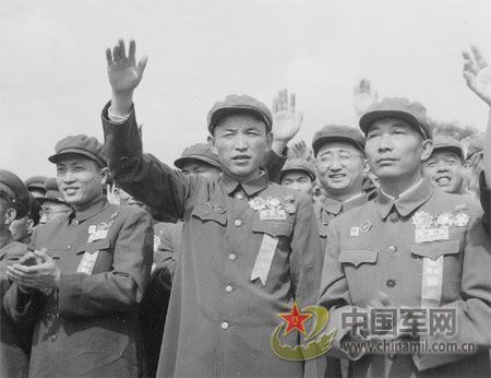 1954年國(guó)慶閱兵 受閱部隊(duì)編成出現(xiàn)新變化