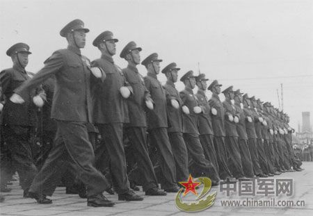 1954年國慶閱兵 受閱部隊(duì)編成出現(xiàn)新變化