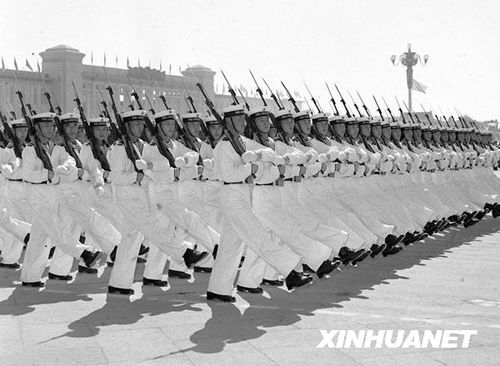 1959年國(guó)慶 逢十大閱兵盛況空前(組圖)