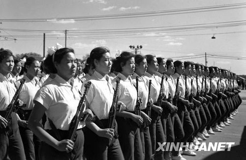 1958年國慶閱兵 民兵方隊(duì)規(guī)模空前(組圖)