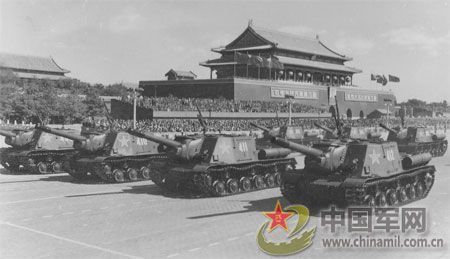 1958年國慶閱兵 民兵方隊(duì)規(guī)?？涨?組圖)