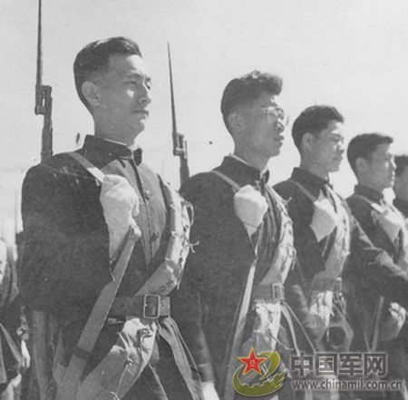 1958年國慶閱兵 民兵方隊(duì)規(guī)模空前(組圖)