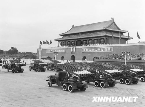 1955年國慶：實行軍銜制 換裝大閱兵