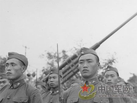 1955年國(guó)慶：實(shí)行軍銜制 換裝大閱兵