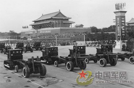 1955年國慶：實(shí)行軍銜制 換裝大閱兵