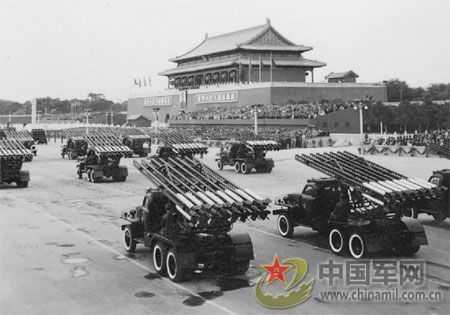 1955年國慶：實(shí)行軍銜制 換裝大閱兵