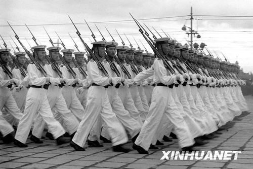 1955年國慶：實行軍銜制 換裝大閱兵