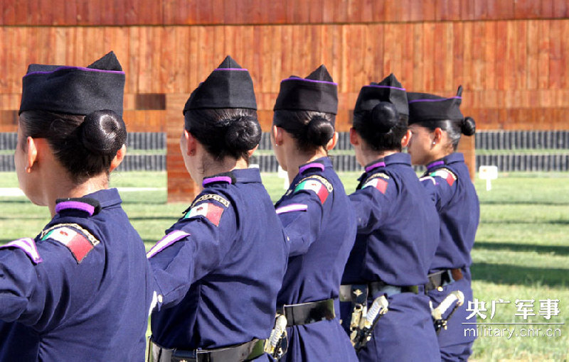 走進(jìn)抗戰(zhàn)閱兵外軍方隊營地 拍遍17國外軍訓(xùn)練